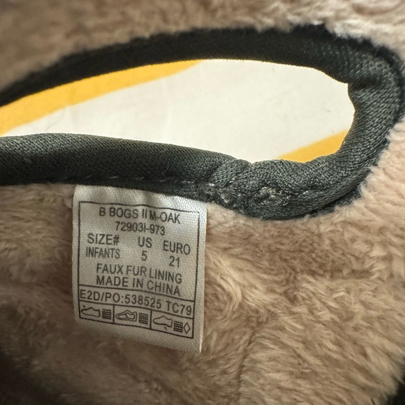 Baby Bogs Winter Boots - Camo - Size 5 - Picture 4 of 4